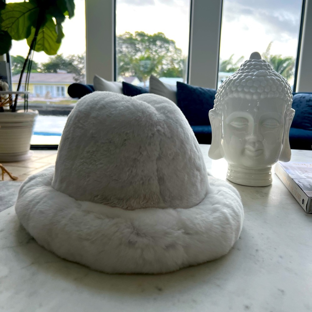 Plush rabbit Fur Bucket Hat - White